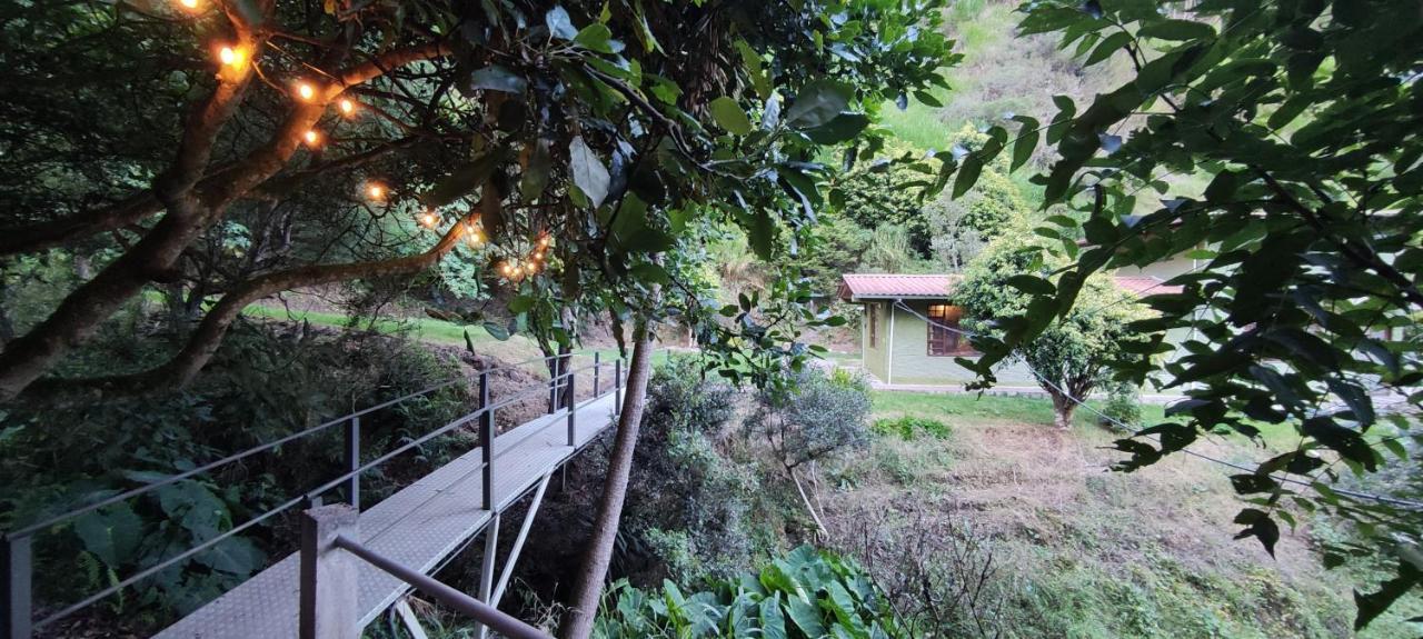 "Casa Verde" En Banos De Agua Santa Con Vista Al Volcan Tungurahua מראה חיצוני תמונה
